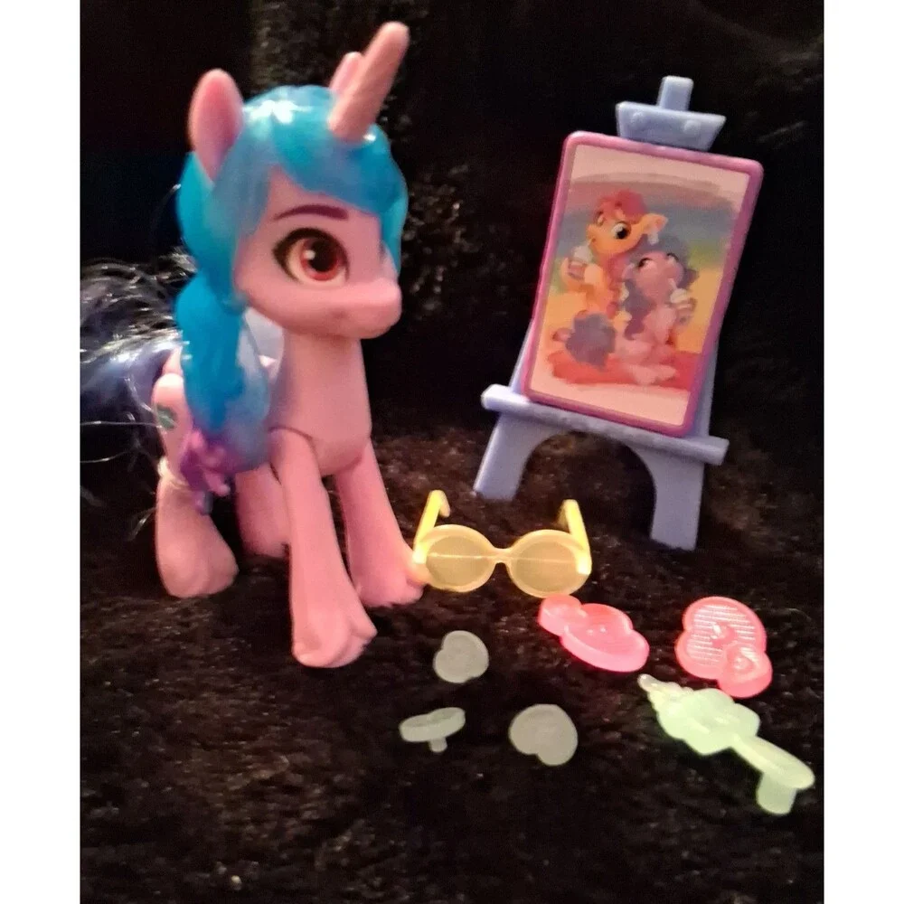 My Little Pony Make Your Mark Cutie Magic Izzy Moonbow Mini-Figure lot of 11